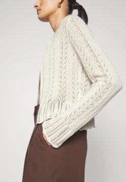 Anna Field Pointelle Bolero - Vest -Offwhite 13 Anna Field Pointelle Bolero - Vest -Offwhite -Anna Field 00dfbc3c855b4716be91de3edb1a87a3