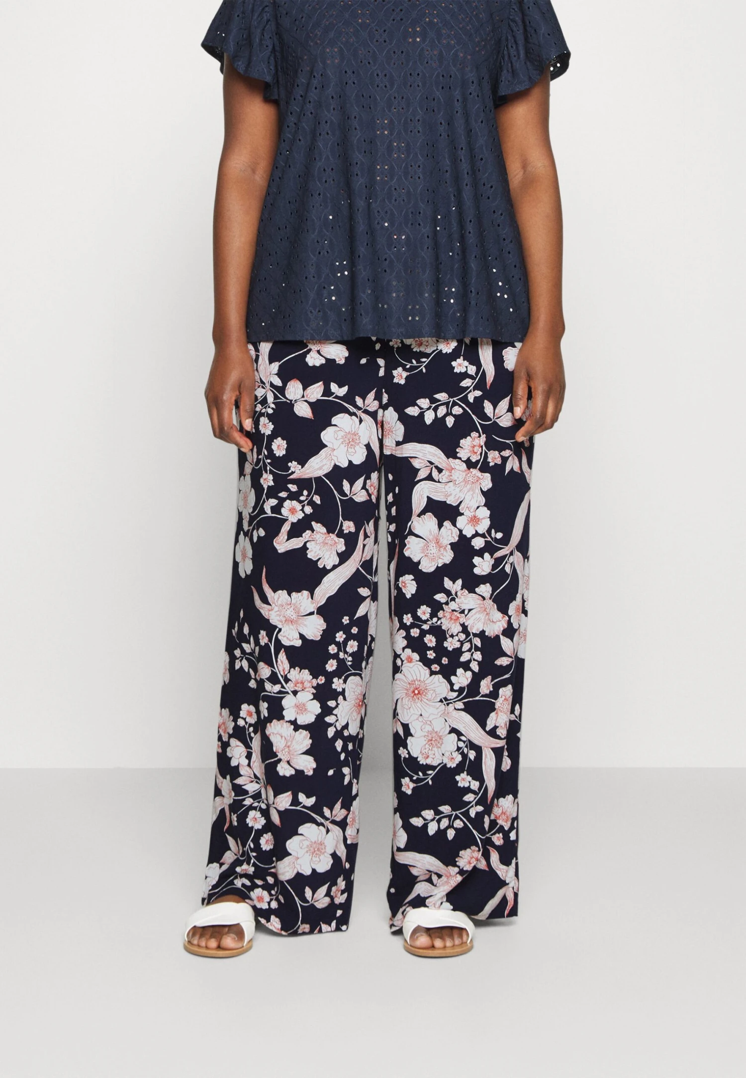 Broek - Multi-Coloured/Off-White 1 Broek - Multi-Coloured/Off-White