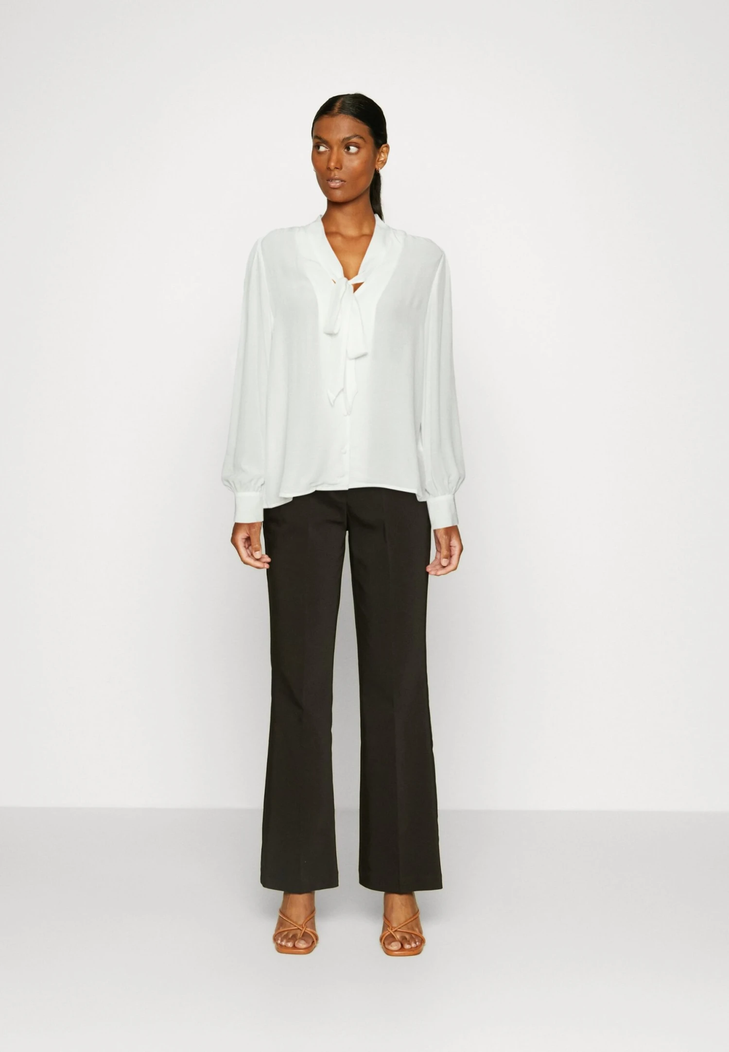 Anna Field Overhemdblouse - Off White 2 Anna Field Overhemdblouse - Off White - Afbeelding 2
