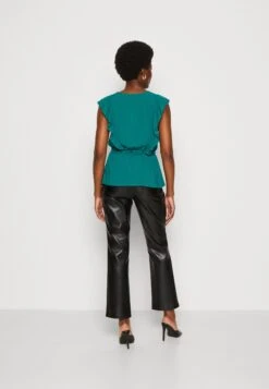 Anna Field Top - Green 8 Anna Field Top - Green -Anna Field 39f017b69191489e8d5602b57e5e3854