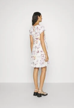 Fit And Flare Flowy Dropped Shoulder- Jerseyjurk - Beige/Lilac 8 Fit And Flare Flowy Dropped Shoulder- Jerseyjurk - Beige/Lilac -Anna Field 479ef53c391c4d9a9d93e26e616c95fa