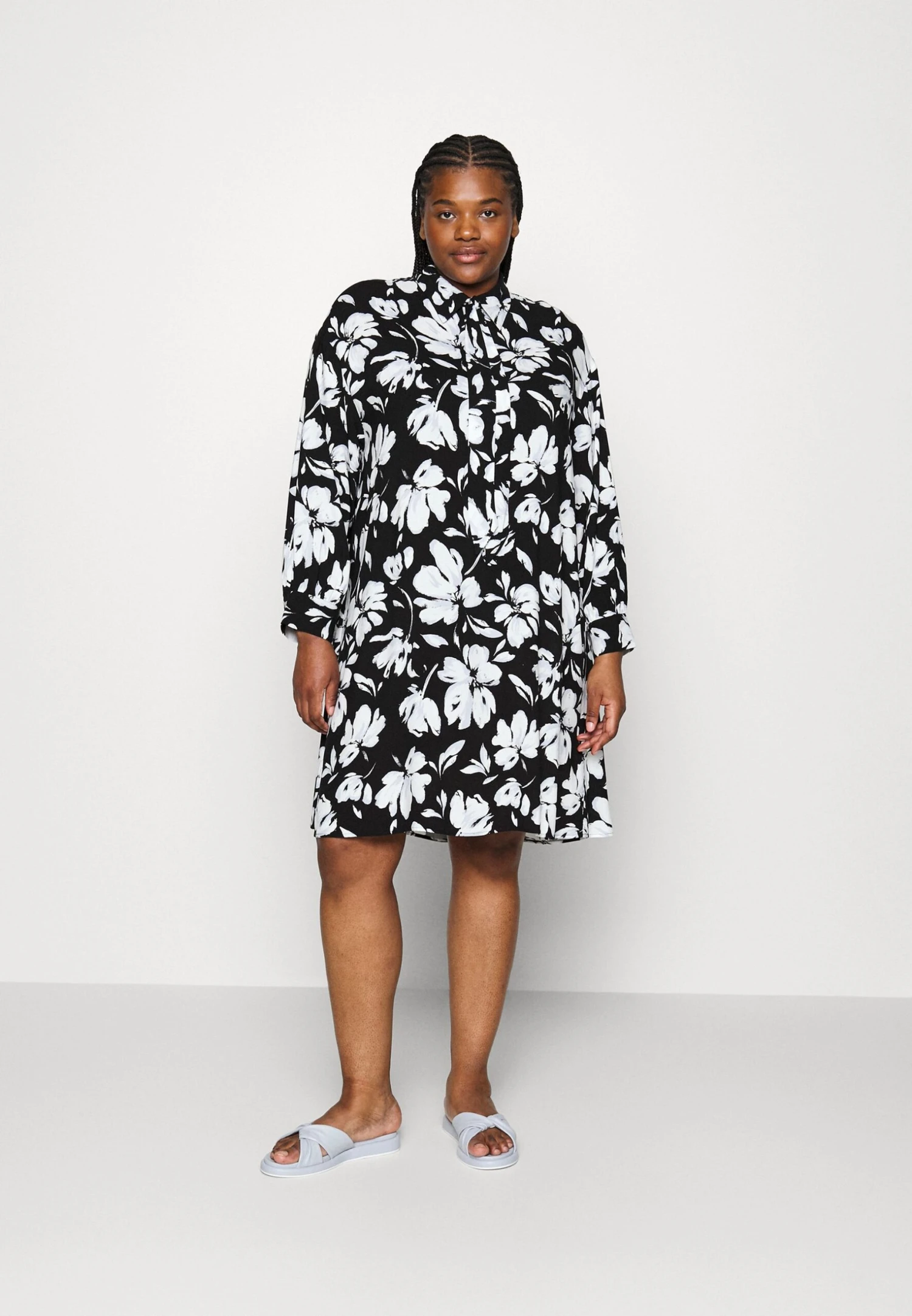 Blousejurk -Black/White 1 Blousejurk -Black/White