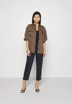 Anna Field -Anna Field bbdaf004ad434f76a46d5befb153f283