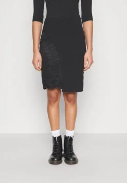 Panel Asymmetric Skirt - Minirok - Black