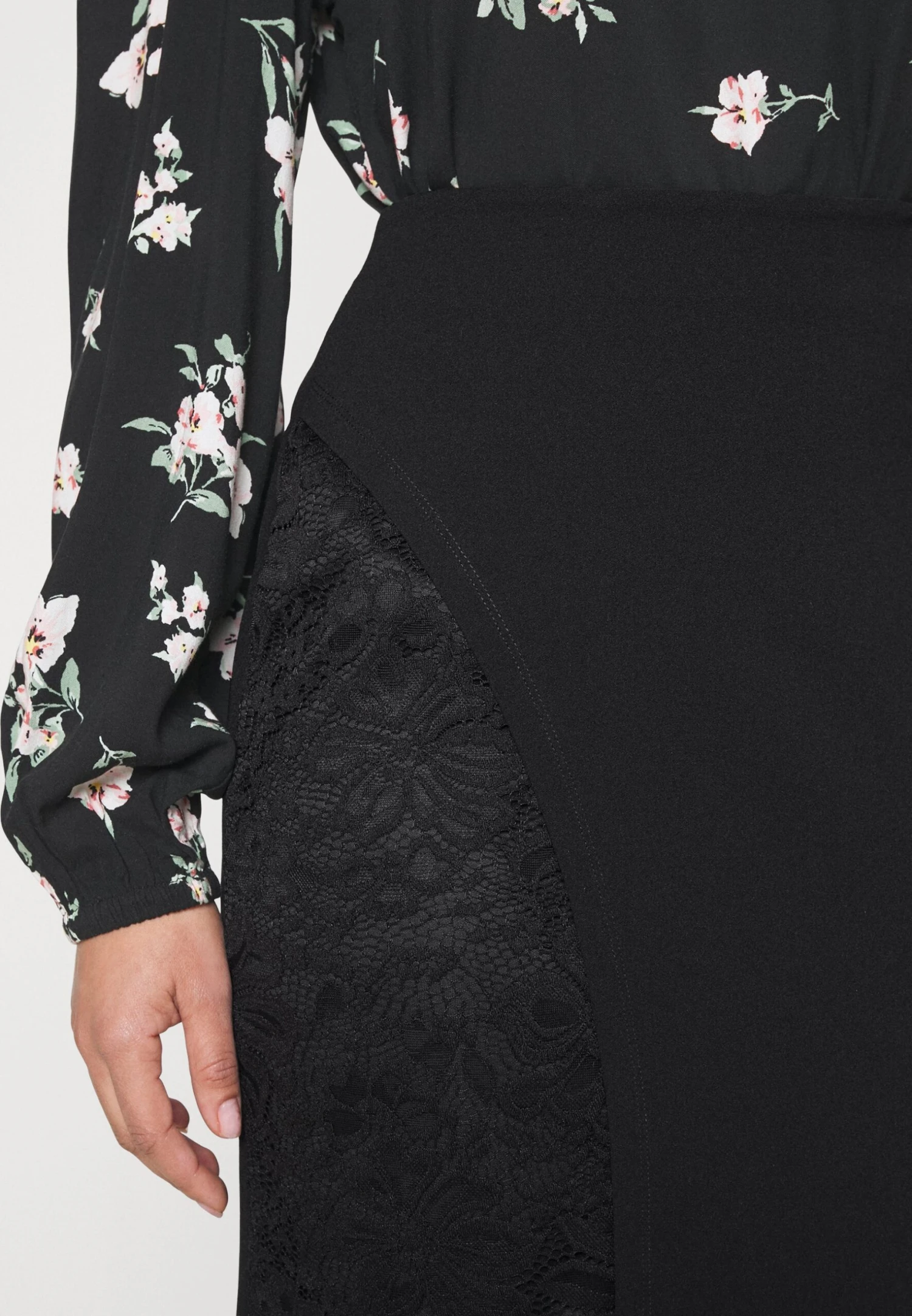 Panel Asymmetric- Minirok - Black 5 Panel Asymmetric- Minirok - Black - Afbeelding 5