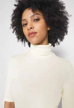 T-Shirt Basic -Off-White 11 T-Shirt Basic -Off-White -Anna Field fbd573cd1af048ae90e030b771a6ca35